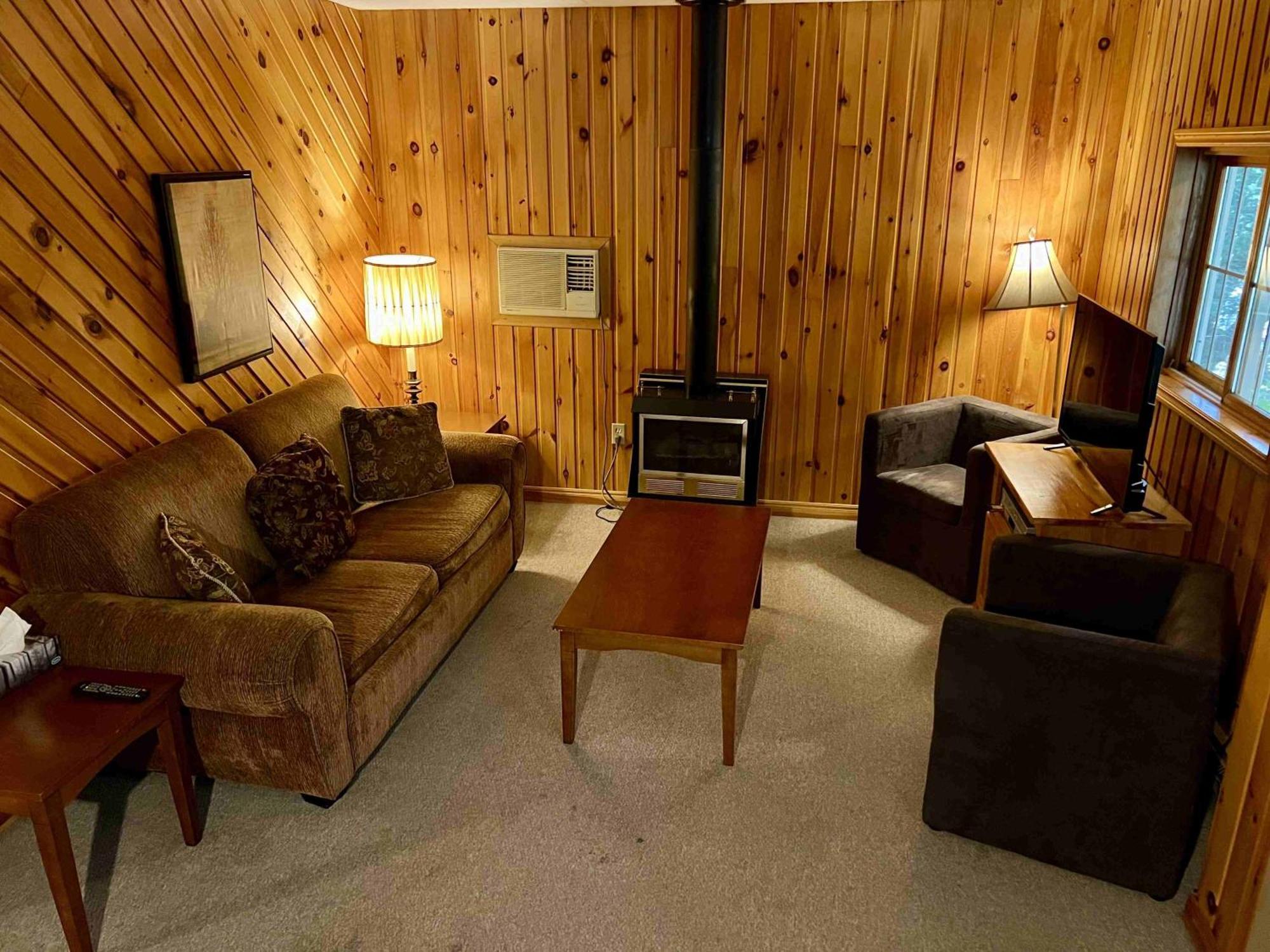 High Falls Bay Cottages, Camping & Waterpark بريسبريدج المظهر الخارجي الصورة
