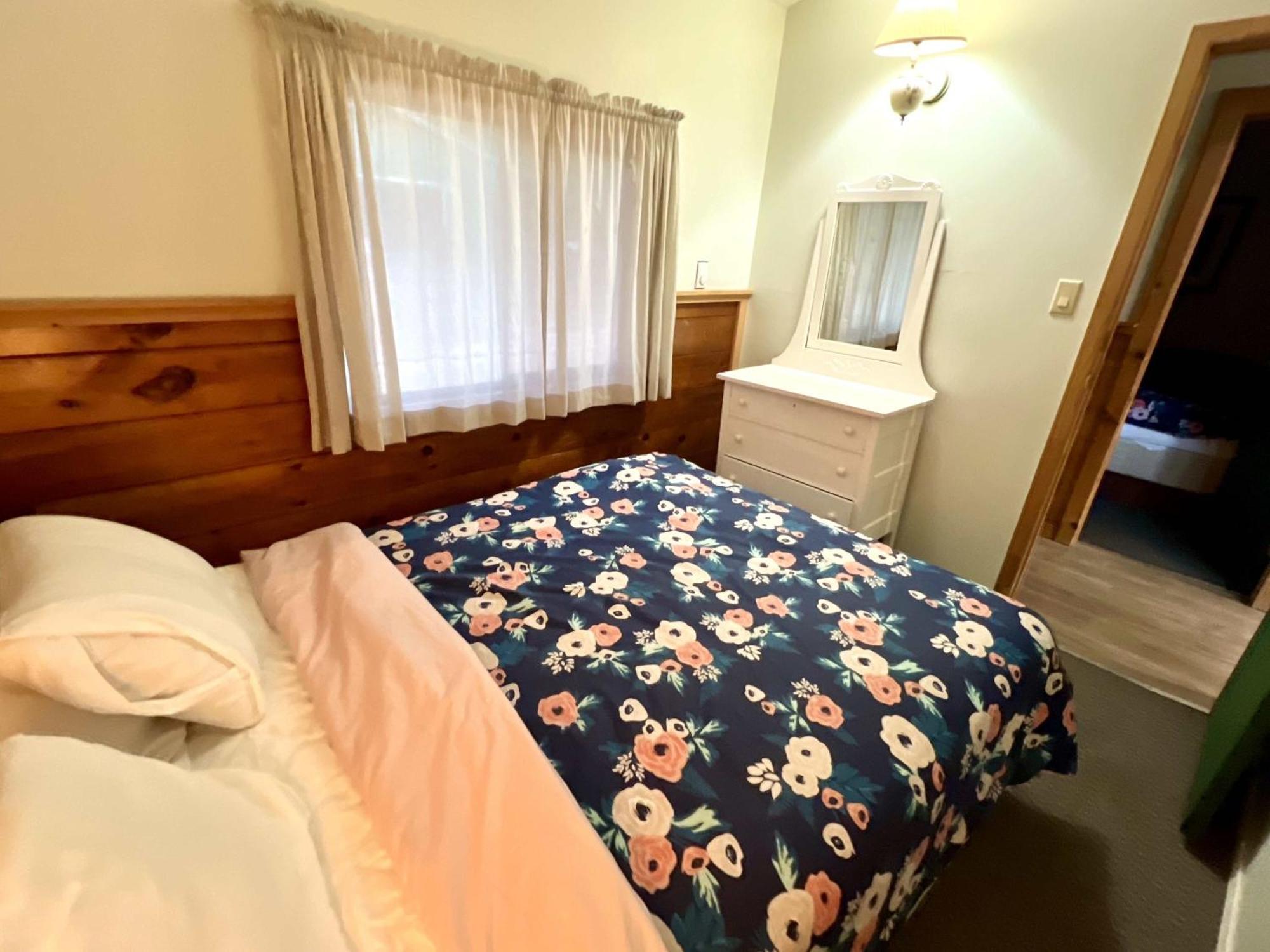 High Falls Bay Cottages, Camping & Waterpark بريسبريدج المظهر الخارجي الصورة